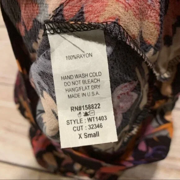 NWT Boutique Wanderlux Floral Wrap Top with Tie - Picture 10 of 15